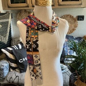 FUN Multicolor Design Silk Scarf